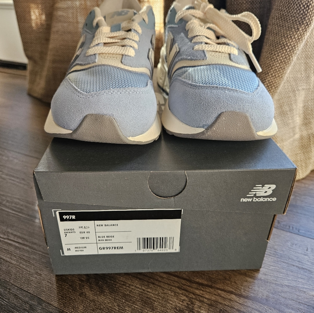 New Balance - Picture 2 of 6